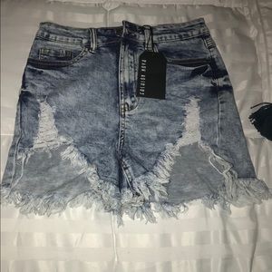 NWT Fashion Nova High Waisted Shorts SZ-L